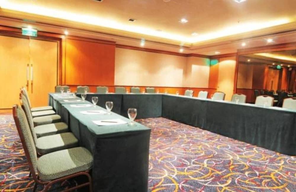 Hotel Eastwood Richmonde Manila